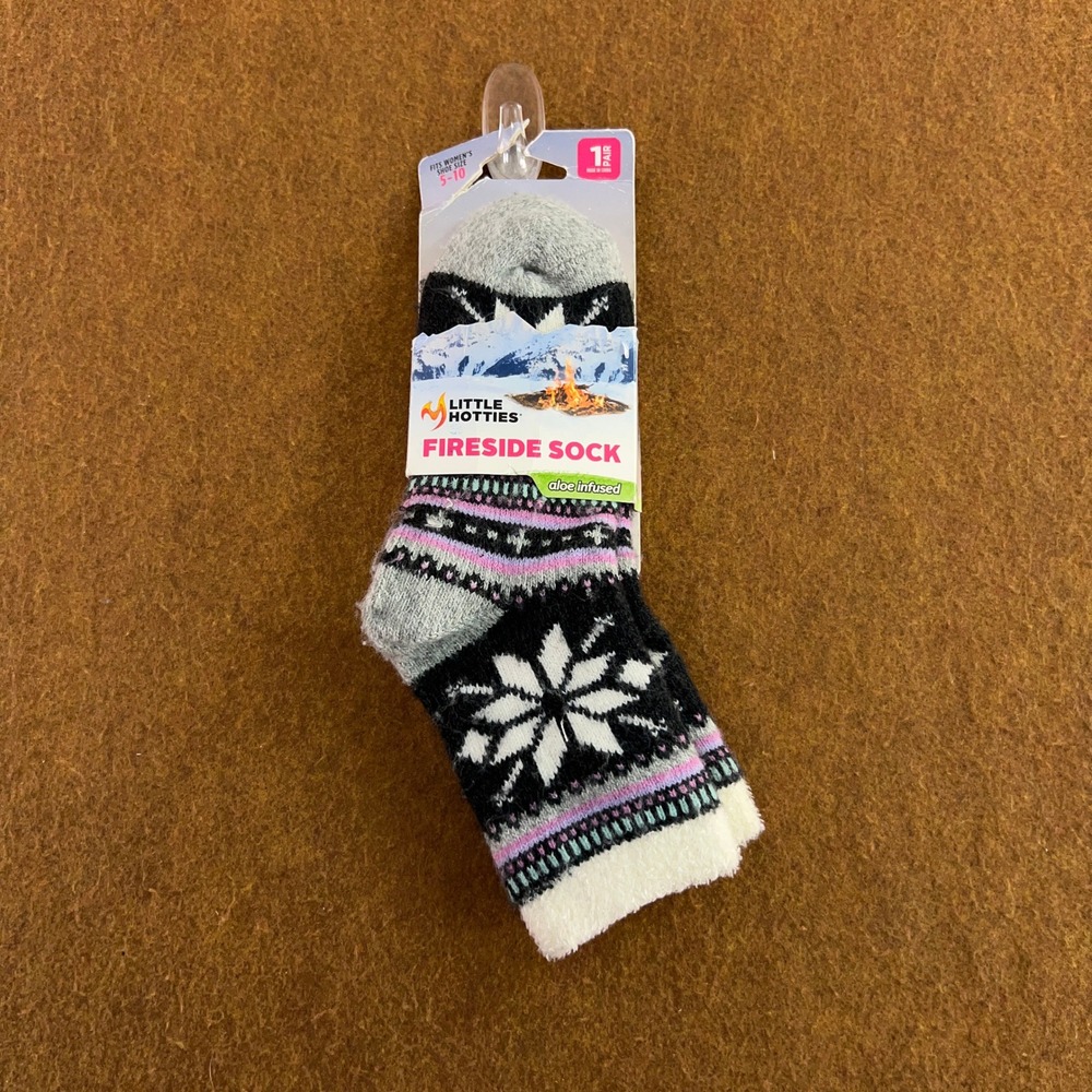 Little Hotties Womens 5-10 Black Snowflake Aloe Infused Fireside Sock NWT